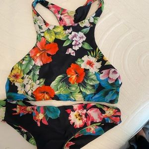 Tropical Hawaiian flower bikini